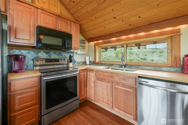 41 Red Tail Ridge Rd, Twisp, WA 98856 - kitchen with stainless steel appliances, a sink, lofted ceiling, wooden ceiling, and tasteful backsplash