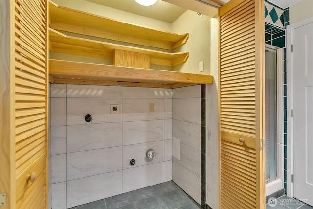 1002 30th St NE, Auburn, WA 98002 - view of closet