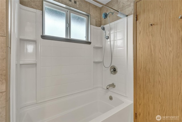 1002 30th St NE, Auburn, WA 98002 - bathroom with  shower combination