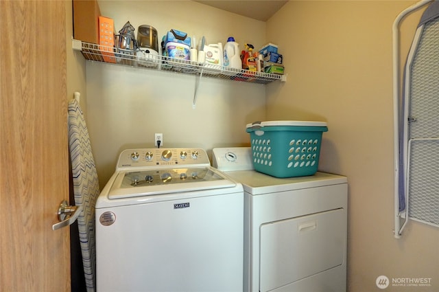 2824 187th St E, Tacoma, WA 98445 - laundry area with washer and dryer