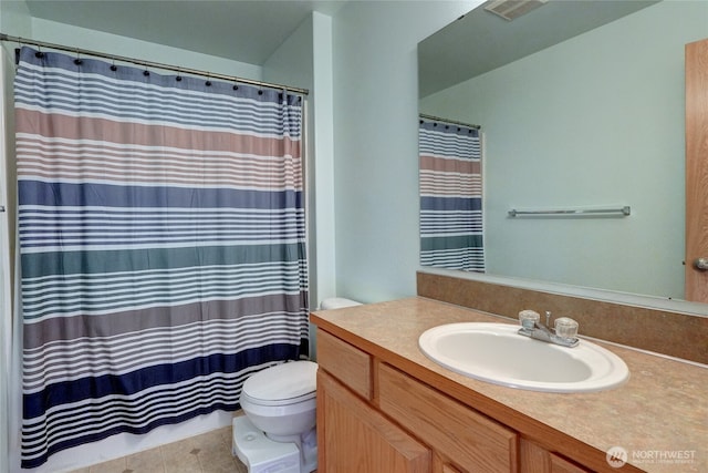 2824 187th St E, Tacoma, WA 98445 - full bath with toilet, vanity, and curtained shower