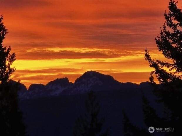 view of mountain backdrop