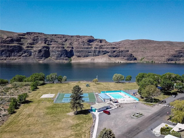 878 SW Hunter Ave, Quincy, WA 98848 - aerial view of a water and mountain view