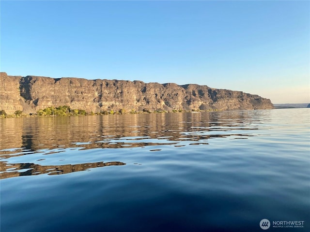 878 SW Hunter Ave, Quincy, WA 98848 - water view with mountains