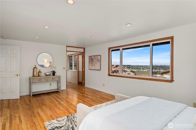 4538 Somerset Dr SE, Bellevue, WA 98006 - bedroom featuring light wood finished floors, baseboards, and recessed lighting