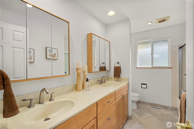 4538 Somerset Dr SE, Bellevue, WA 98006 - full bathroom with toilet, visible vents, a sink, and double vanity