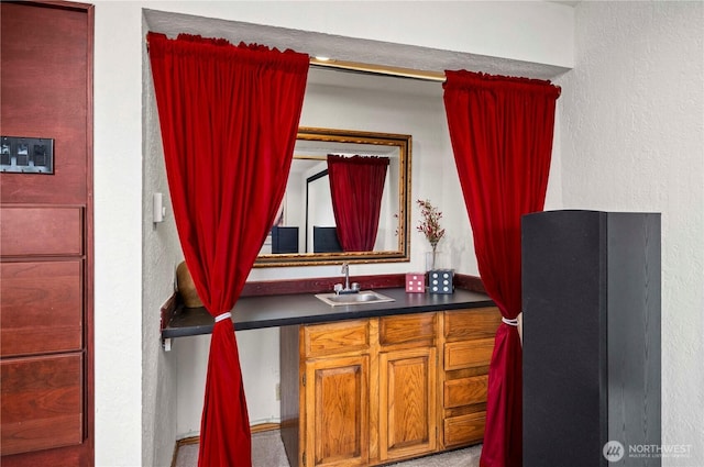 4538 Somerset Dr SE, Bellevue, WA 98006 - interior details featuring a sink and a textured wall