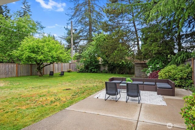 view of patio featuring outdoor lounge area