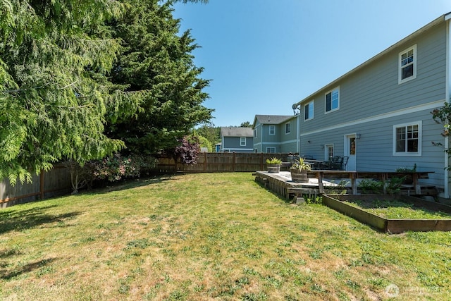 3828 Sutton Pl, Anacortes, WA 98221 - view of yard featuring a garden