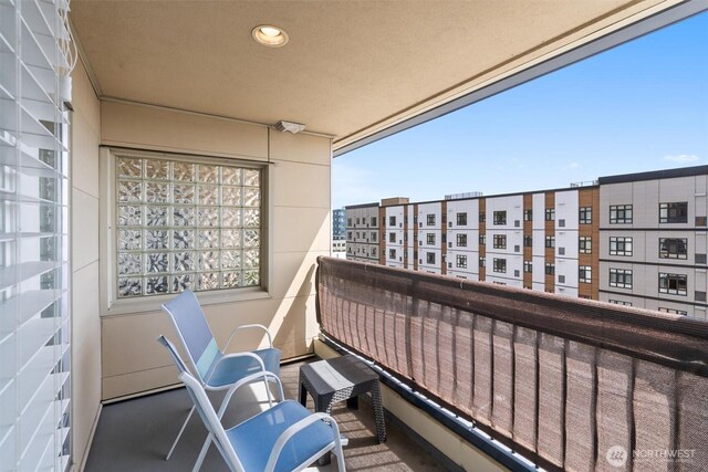 321 10th Ave S Unit 705, Seattle, WA 98104 - view of balcony