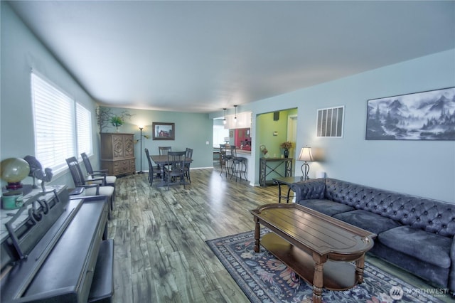 111 E Martin St, Elma, WA 98541 - living area with visible vents and wood finished floors
