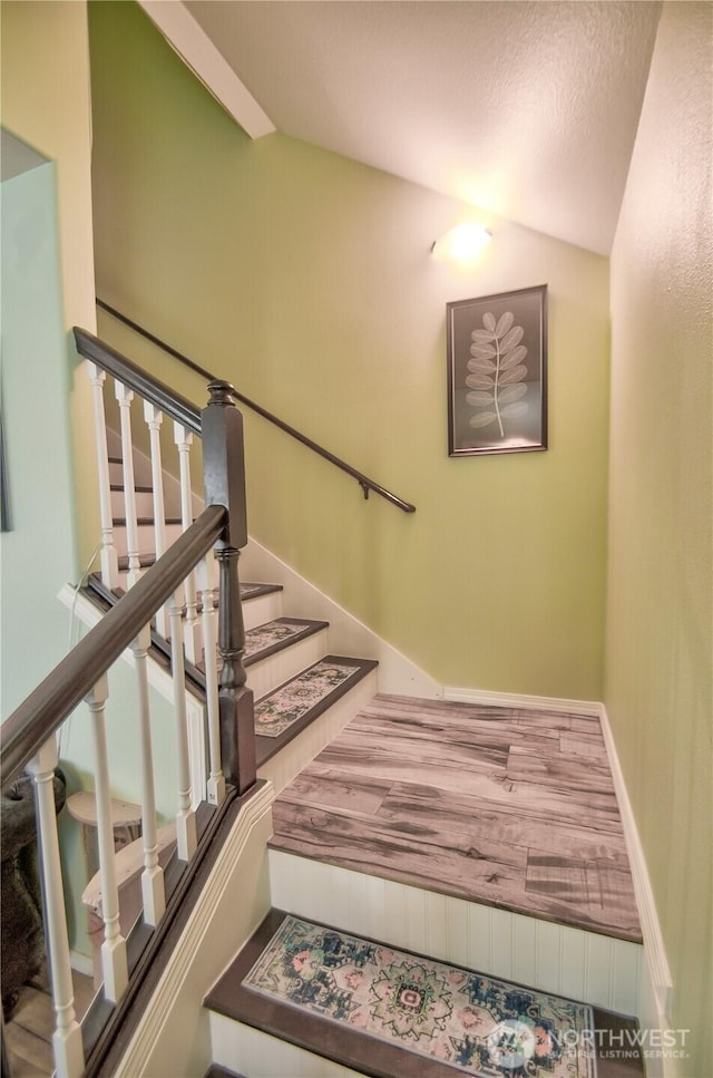 111 E Martin St, Elma, WA 98541 - staircase featuring lofted ceiling