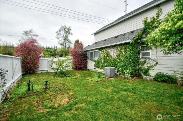 111 E Martin St, Elma, WA 98541 - view of yard with cooling unit and a fenced backyard