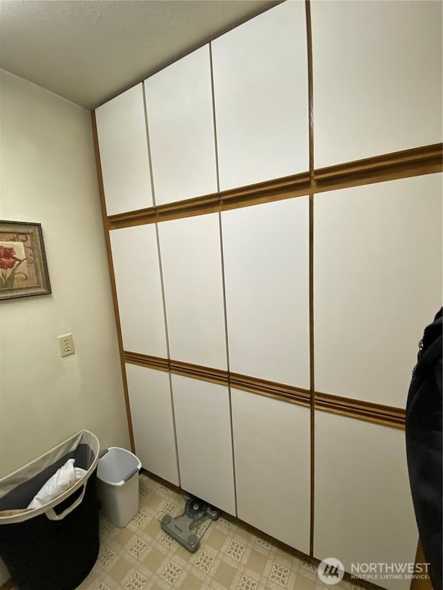 963 Hassalo Ave SE, Ocean Shores, WA 98569 - interior space featuring tile patterned floors