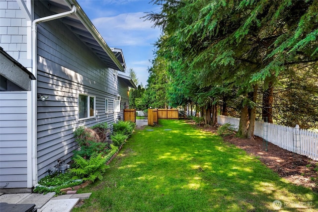 6874 Golf View Dr, Lynden, WA 98264 - view of yard