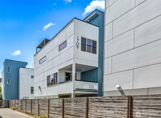 1709 NW 64th St, Seattle, WA 98107 - view of property featuring fence
