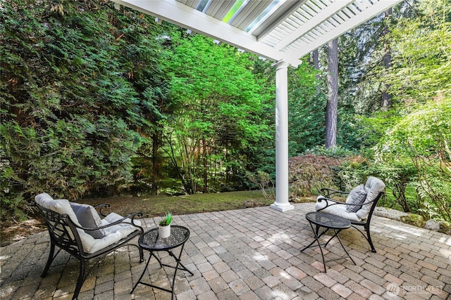 8380 SE 43rd St, Mercer Island, WA 98040 - view of patio / terrace