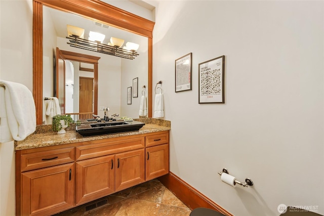 8380 SE 43rd St, Mercer Island, WA 98040 - bathroom featuring baseboards, vanity, and visible vents
