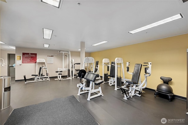 workout area with baseboards