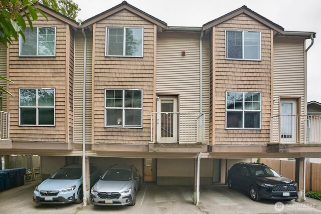 1140 N 92nd Unit B, Seattle, WA 98103 - multi unit property featuring fence