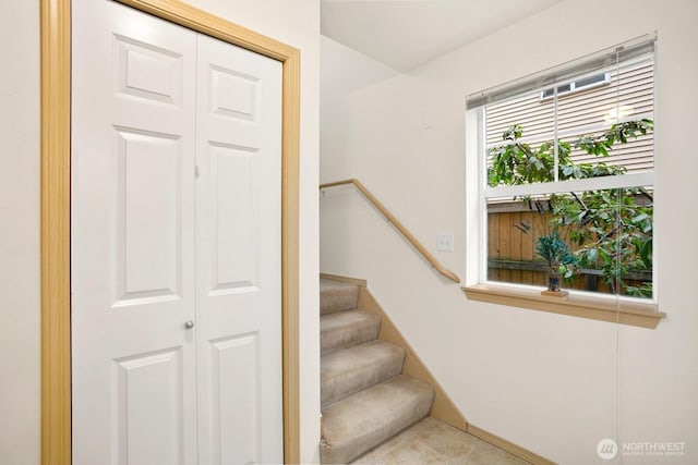 1140 N 92nd Unit B, Seattle, WA 98103 - view of stairway