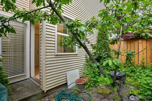 1140 N 92nd Unit B, Seattle, WA 98103 - view of side of property with fence