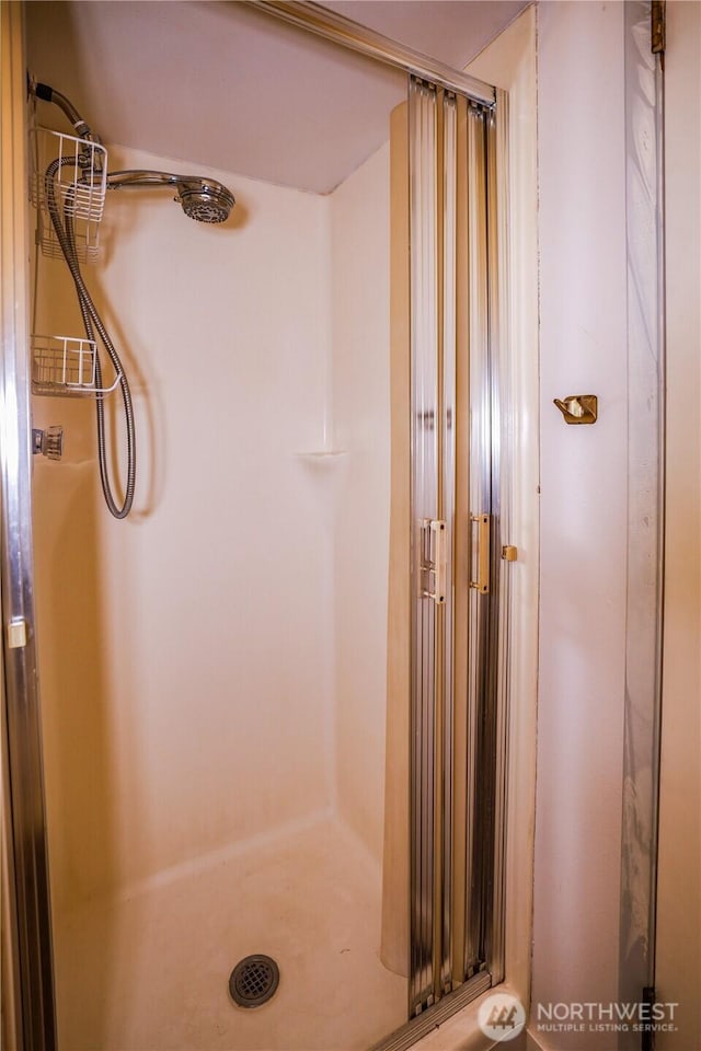 1234 Friedlander Dr, Aberdeen, WA 98520 - full bathroom with a stall shower