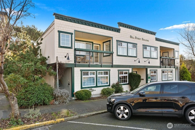 514 Bell St, Edmonds, WA 98020 - multi unit property with a balcony