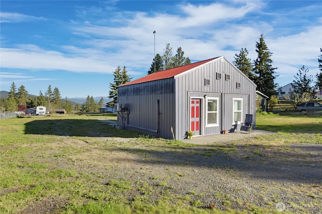 11 Ridge Loop Rd, Cle Elum, WA 98922 - view of outdoor structure with a mountain view and an outdoor structure
