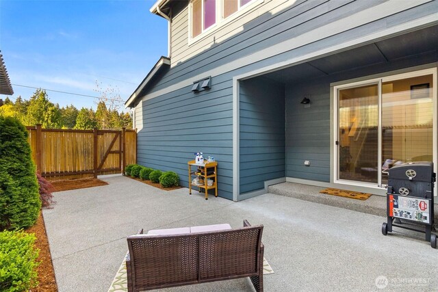 3215 64th Ln SW, Olympia, WA 98512 - view of patio with fence