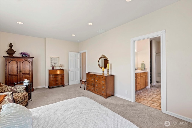 1552 Huntwood Ln, East Wenatchee, WA 98802 - bedroom featuring light colored carpet, baseboards, recessed lighting, and connected bathroom