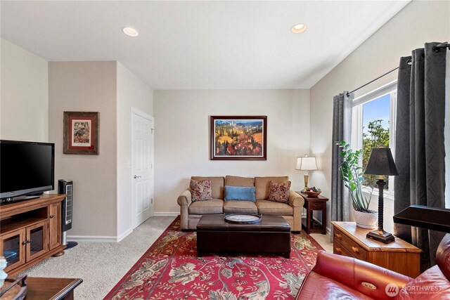 1552 Huntwood Ln, East Wenatchee, WA 98802 - living room featuring carpet floors, baseboards, and recessed lighting