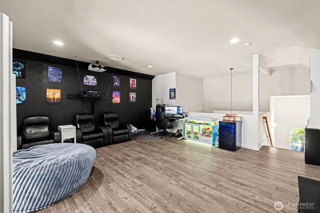 4002 33rd St NE, Tacoma, WA 98422 - recreation room featuring wood finished floors, recessed lighting, and baseboards