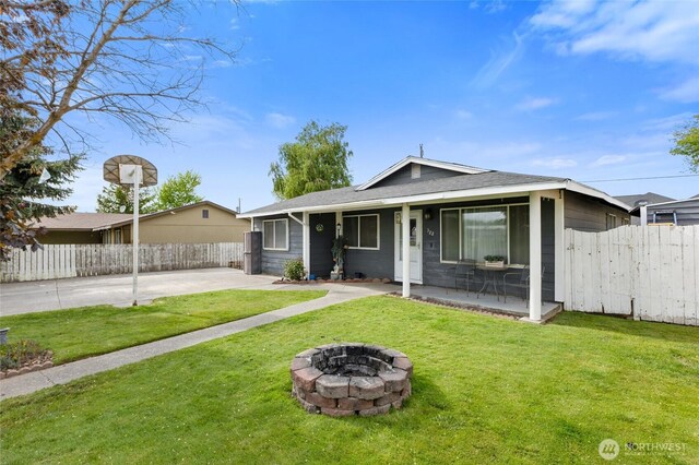 322 W 8th St, Warden, WA 98857 - view of front of house with a fire pit and a patio area