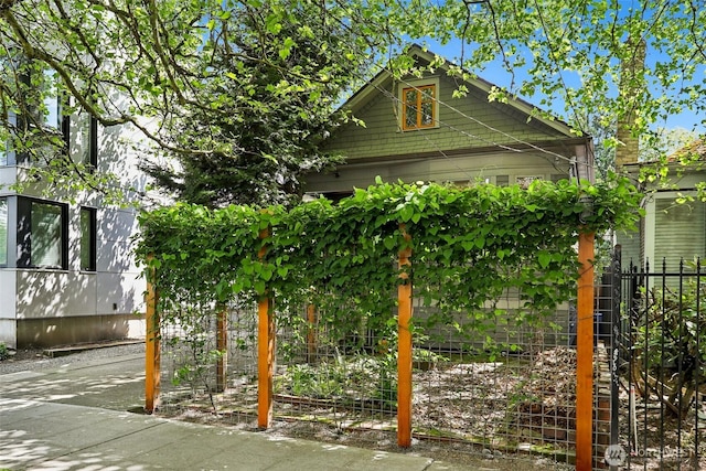 gate featuring fence