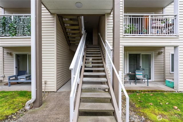 12303 Harbour Pointe Blvd Unit U202, Mukilteo, WA 98275 - view of stairs