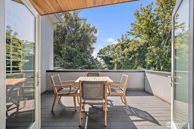 balcony with outdoor dining area