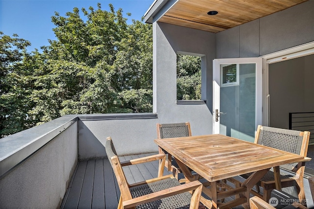 balcony with outdoor dining space