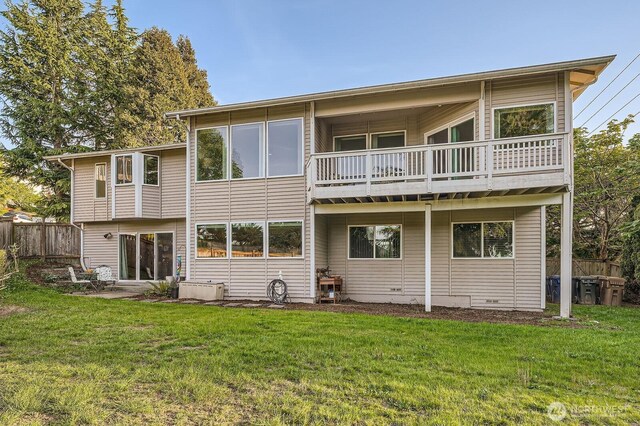 1851 58th St NE, Tacoma, WA 98422 - back of house with a balcony