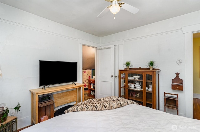 bedroom with ceiling fan