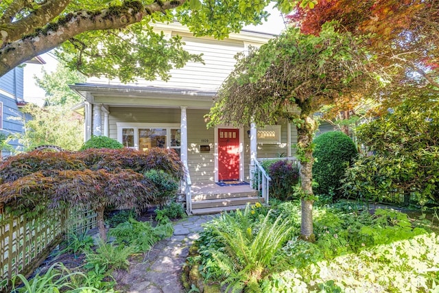 1109 30th Ave, Seattle, WA 98122 - view of front of house with a porch