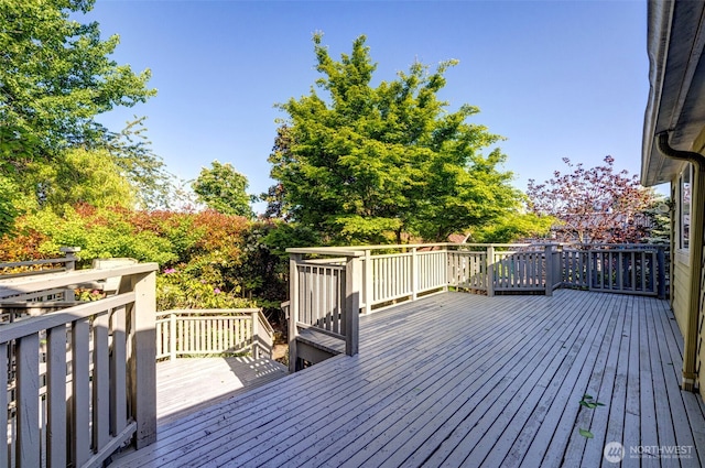 1109 30th Ave, Seattle, WA 98122 - view of wooden terrace