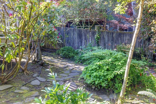 1109 30th Ave, Seattle, WA 98122 - view of yard featuring fence
