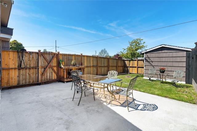 view of patio / terrace with outdoor dining area and a fenced backyard