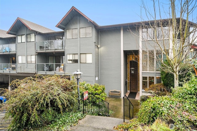 19428 Aurora Ave N Unit 433, Shoreline, WA 98133 - view of back of house