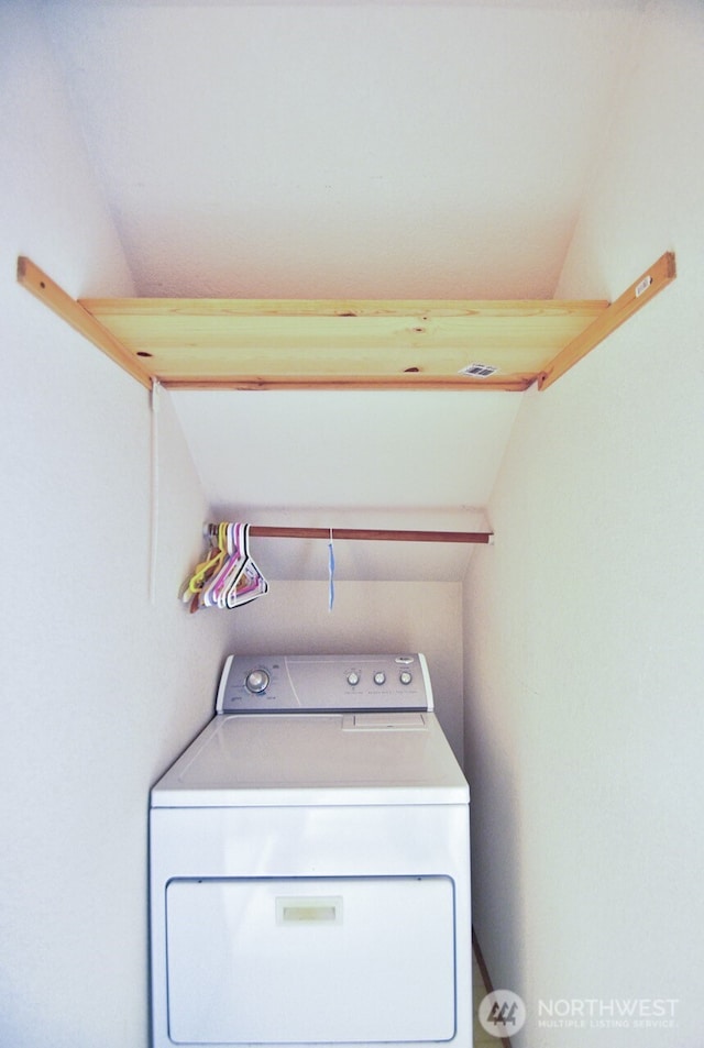 4323 Beaumont Ln SE, Lacey, WA 98503 - laundry area featuring washer / clothes dryer