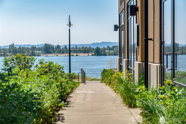 2015 SE Columbia River Dr Unit 320, Vancouver, WA 98661 - view of water feature