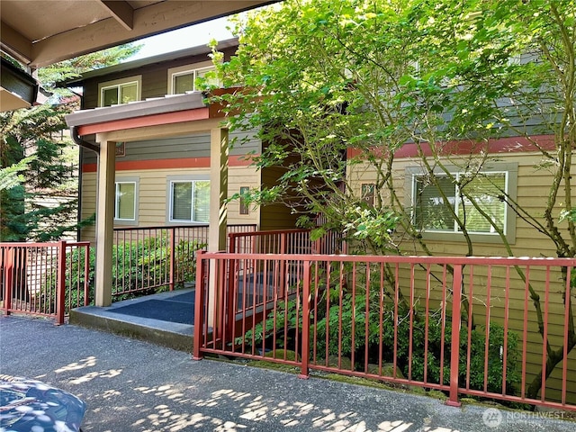 11054 NE 33rd Pl Unit B1, Bellevue, WA 98004 - view of porch