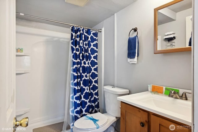 21058 State Highway 17 N, Soap Lake, WA 98851 - bathroom with toilet, vanity, and a shower with curtain