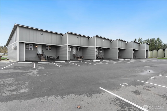 314 Everson Rd Unit D, Everson, WA 98247 - view of property featuring entry steps and uncovered parking